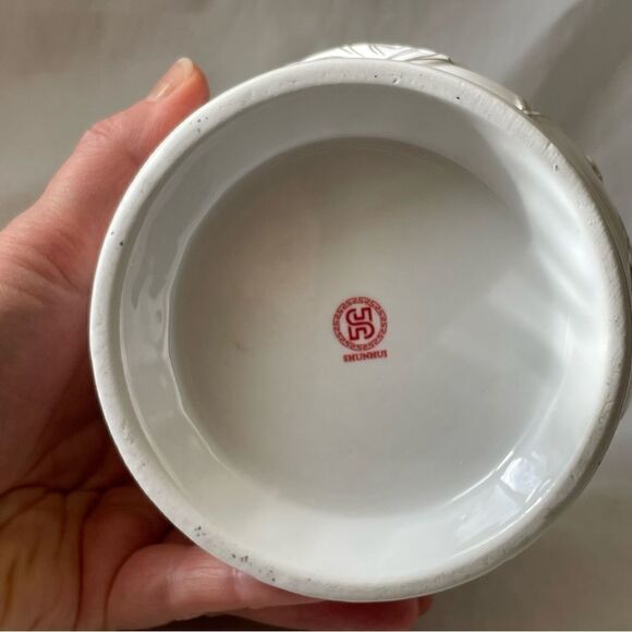 Small White and Gold lotus flower water Lily Ceramic pot planter or for Incense - Picture 9 of 16